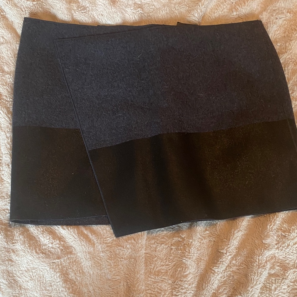 Vanessa Bruno Black and Gray Mini Skirt